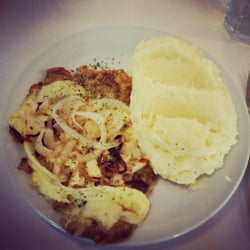 La Cantinita - Fugazza de ternera con puré.