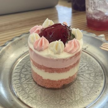 Cafe 33 - Cake - Coffee & Tea Near Me - Sacramento, California
