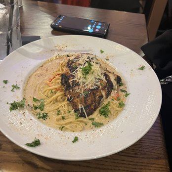 Clutch Restaurant - Seafood Near Me - Atlanta, Georgia