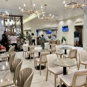 Mera Business Lounge - Inside - Airport Lounges Near Me - Cancún, ROO Mera Business Lounge - Inside - Airport Lounges Near Me - Cancún, ROO