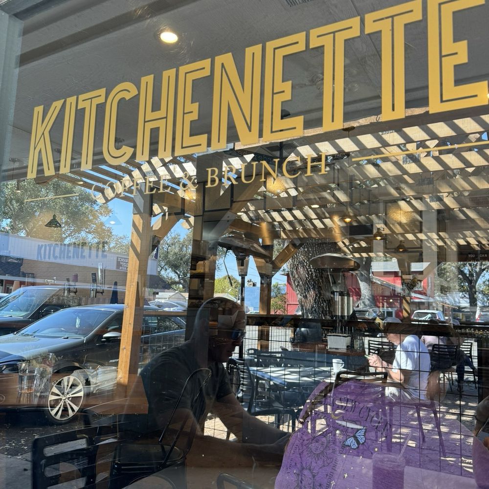 Kitchenette - Outside - Breakfast & Brunch Near Me - Templeton, California Kitchenette - Outside - Breakfast & Brunch Near Me - Templeton, California