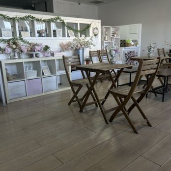 Sakura Boba Cafe - waiting area - Juice Bars & Smoothies Near Me - Victorville, California
