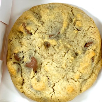 Crumbl - Ann Arbor - Bakeries Near Me - Ann Arbor, Michigan