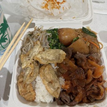 Yummy Korean BBQ - Spicy BBQ & Pork Fried Man Doo combo - Korean Near Me - Honolulu, Hawaii Yummy Korean BBQ - Spicy BBQ & Pork Fried Man Doo combo - Korean Near Me - Honolulu, Hawaii