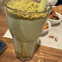 Al-Keif - Avocado with honey and pistachios
