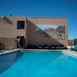 Ticaboo Lodge - Lounge by the pool with a beverage and appetizer from Moki's, our onsite restaurant.