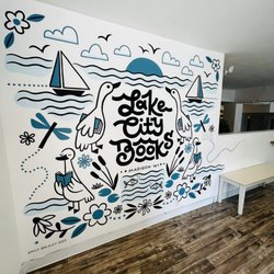 Lake City Books - Entrance mural