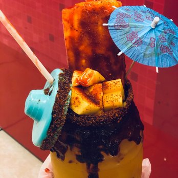 La Michoacana - a hand holding an ice cream sundae - Ice Cream & Frozen Yogurt Near Me - Yakima, Washington