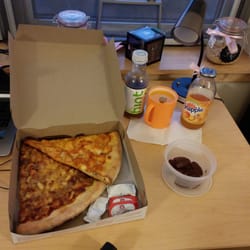 El Sabor - Bbq chicken pizzas n chicken wid musrom puzza... :D