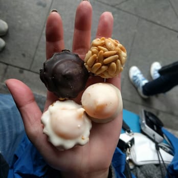 Yemas de Avila - 4 pieces for 1.7 euro - Bakeries Near Me - Ávila, AV