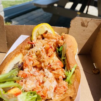 Monahan's Clam Shack - Lobster roll - Seafood Near Me - Narragansett, Rhode Island Monahan's Clam Shack - Lobster roll - Seafood Near Me - Narragansett, Rhode Island