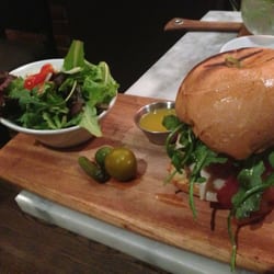 Lucca Bar & Grill - Turkey bacon burger