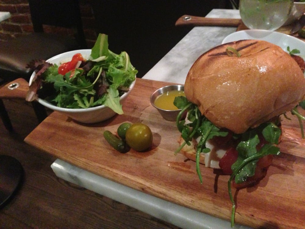 Lucca Bar & Grill