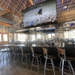 Camerons Garage - The bar seats