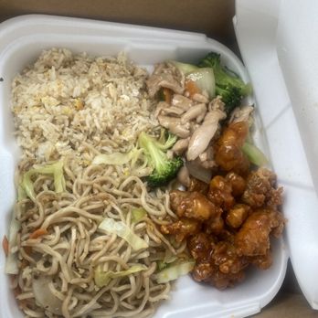 Gumbo Kitchen - Combo plate - Chinese Near Me - Visalia, California Gumbo Kitchen - Combo plate - Chinese Near Me - Visalia, California