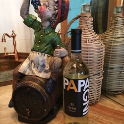 Madera Wine Trail - Papagni Winery' s Tasting Room is the perfect place to taste some great wine selections on the Madera Wine Trail! Try the Pinot Grigio!