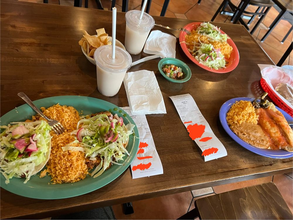 Taqueria Tres Amigos Logo