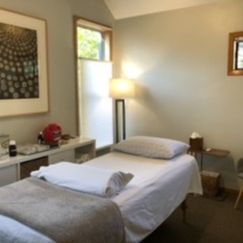 Mizu Acupuncture & Wellness - Treatment Room - Acupuncture Near Me - Oakland, California Mizu Acupuncture & Wellness - Treatment Room - Acupuncture Near Me - Oakland, California