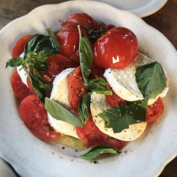 Pizzeria Bianco - The best mozzarella I've ever had in my entire life with tomatoes, Basil, and olive oil - Pizza Near Me - Phoenix, Arizona