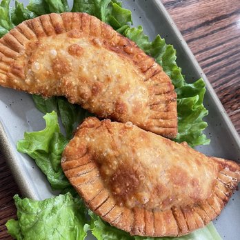 Kantu Peruvian Cuisine - Empanada de Pollo - Peruvian Near Me - Queens, New York Kantu Peruvian Cuisine - Empanada de Pollo - Peruvian Near Me - Queens, New York