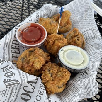 Octopus' Beer Garden - MAGICAL MYSTERY MUSHROOMS - Beer Gardens Near Me - Mount Clemens, Michigan