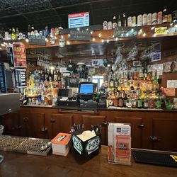 P-2's Irish Pub - Bar area