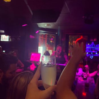 Redhead Piano Bar - Music Venues Near Me - Chicago, Illinois