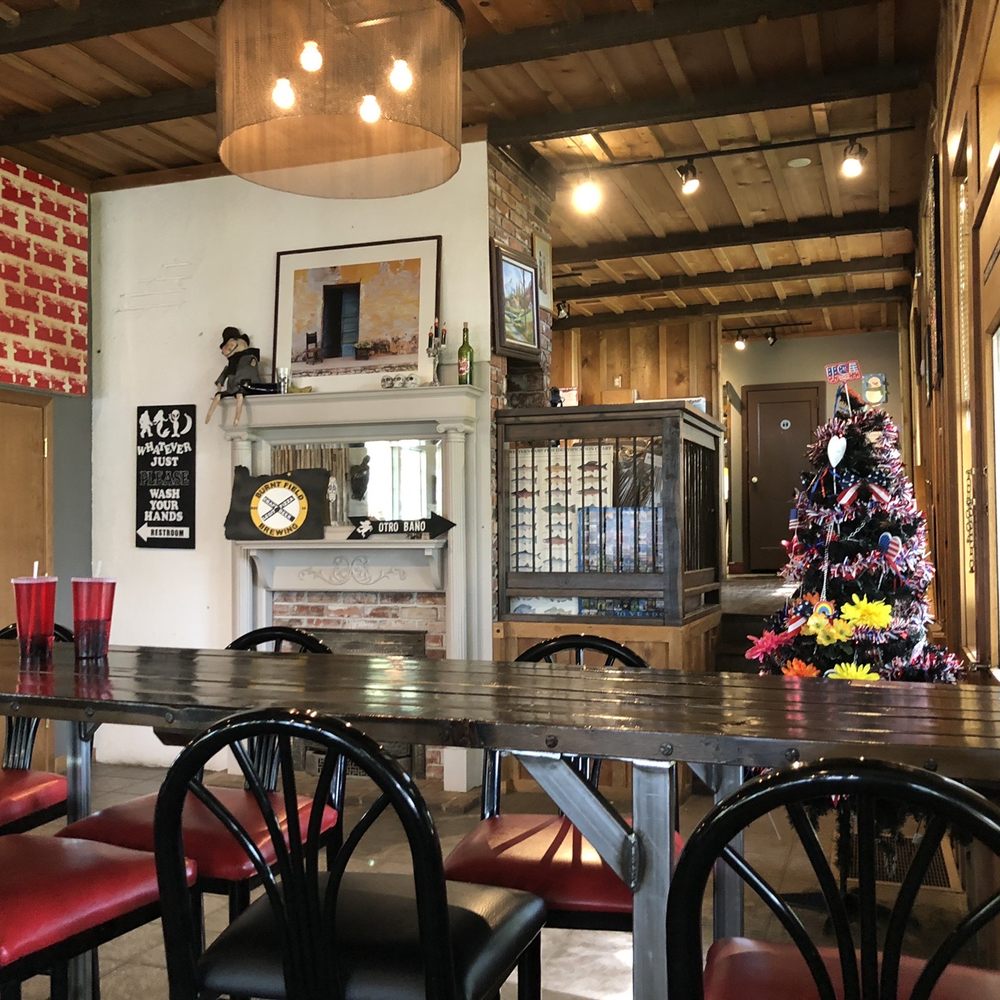 Burnt Field - dining room with a christmas tree - Breweries Near Me - Boardman, Oregon Burnt Field - dining room with a christmas tree - Breweries Near Me - Boardman, Oregon