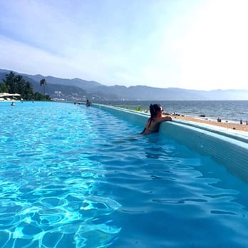 Plaza Península - Love how you can hangout on the edge of the pool and lookout at the beach. - Shopping Centers Near Me - Jalisco, JAL Plaza Península - Love how you can hangout on the edge of the pool and lookout at the beach. - Shopping Centers Near Me - Jalisco, JAL