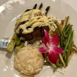 Alexander's - Filet Mignon Oscar Style