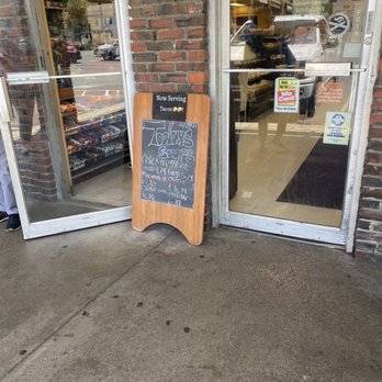 Marblehead Village Market - outside - Convenience Stores Near Me - Marblehead, Massachusetts