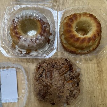 Aunty Pooeys Sweet Tooth - 7-7up Pound Cake, Pineapple Pound Cake, German chocolate - Desserts Near Me - Berkeley, California Aunty Pooeys Sweet Tooth - 7-7up Pound Cake, Pineapple Pound Cake, German chocolate - Desserts Near Me - Berkeley, California