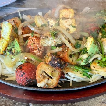 Paranthe Wali Gali - Veg Mix Platter: paneer/haryali/malai tikka, soya chap, mixed vegetables - Indian Near Me - Niagara Falls, Ontario Paranthe Wali Gali - Veg Mix Platter: paneer/haryali/malai tikka, soya chap, mixed vegetables - Indian Near Me - Niagara Falls, Ontario