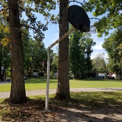 Lake Campalot - Basketball hoop