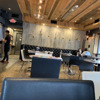 Mavi's Pizza and Pasta - Dining area - Bubble Tea Near Me - Fort Lee, New Jersey Mavi's Pizza and Pasta - Dining area - Bubble Tea Near Me - Fort Lee, New Jersey