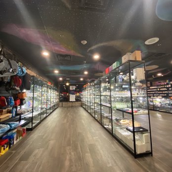 Zee's Smoke Shop - heady hallway - Tobacco Shops Near Me - Hoffman Estates, Illinois