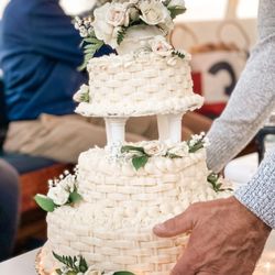 Casco Bay Custom Charters - Stunning wedding cake for an on-board wedding ceremony at sea.