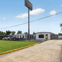 Exterior photo of StorageMart - Lake Charles, Louisiana Exterior photo of StorageMart - Lake Charles, Louisiana