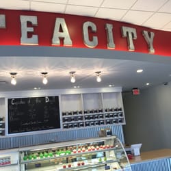 Tea City & Cupcakes - Counter and Menu at entrance