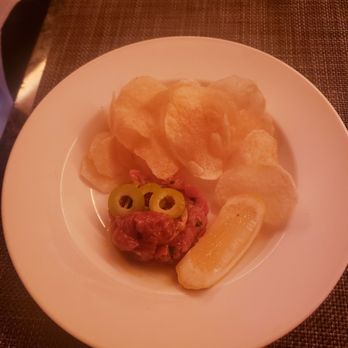 Cathédrale Restaurant - Tuna tartar w chips - French Near Me - New York, New York Cathédrale Restaurant - Tuna tartar w chips - French Near Me - New York, New York