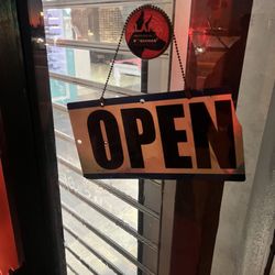 Sunglass Gallery - Says it's open, but they closed early (on a Saturday)