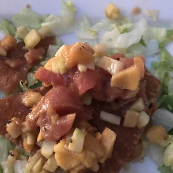 El Palomar de los Gonzalez - Asian style tuna and mango on the toast (but it was on the tortilla chips). - Mexican Near Me - Puerto Vallarta, COL