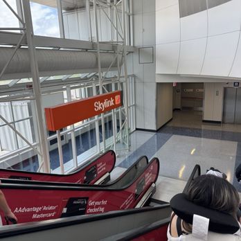 Skylink - Airport Shuttles Near Me - Grapevine, Texas