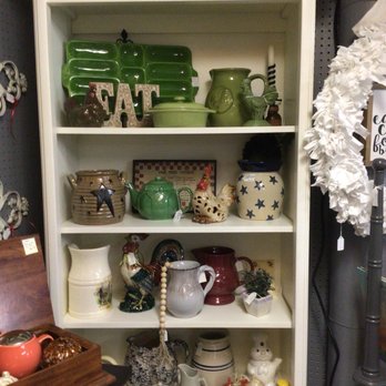 Vee's Dreams - Collectibles - Antiques Near Me - Denison, Texas Vee's Dreams - Collectibles - Antiques Near Me - Denison, Texas