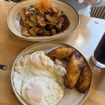 Llama Sam - Peruvian Near Me - Hackensack, New Jersey