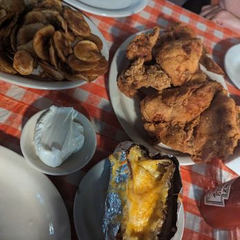 STROUD’S RESTAURANT & BAR - Updated November 2024 - 312 Photos & 521 ...