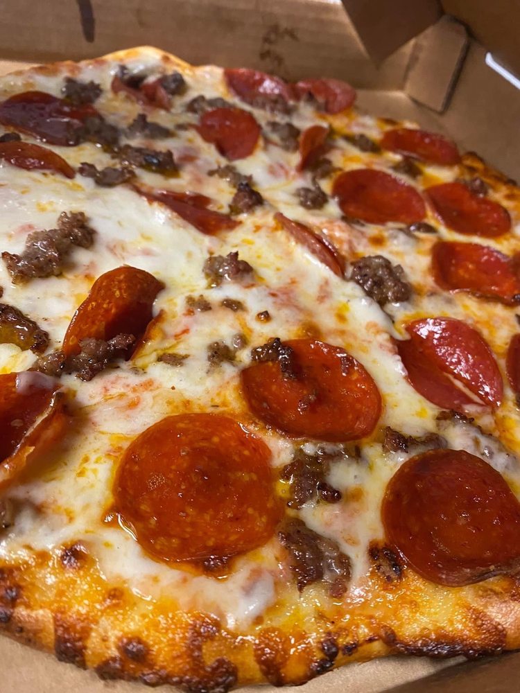 Food from Binkie’s Pizza & Wings