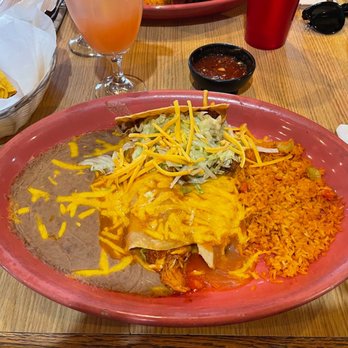 El Caporal Sunriver - taco, tamale and enchilada combo - Mexican Near Me - Sunriver, Oregon El Caporal Sunriver - taco, tamale and enchilada combo - Mexican Near Me - Sunriver, Oregon