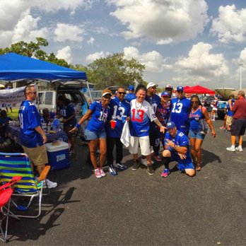 Raymond James Stadium - people at game - Stadiums & Arenas Near Me - Tampa, Florida
