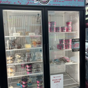 Juke N Jive Creamery - cakes also made there in the shop. - Ice Cream & Frozen Yogurt Near Me - Braselton, Georgia Juke N Jive Creamery - cakes also made there in the shop. - Ice Cream & Frozen Yogurt Near Me - Braselton, Georgia